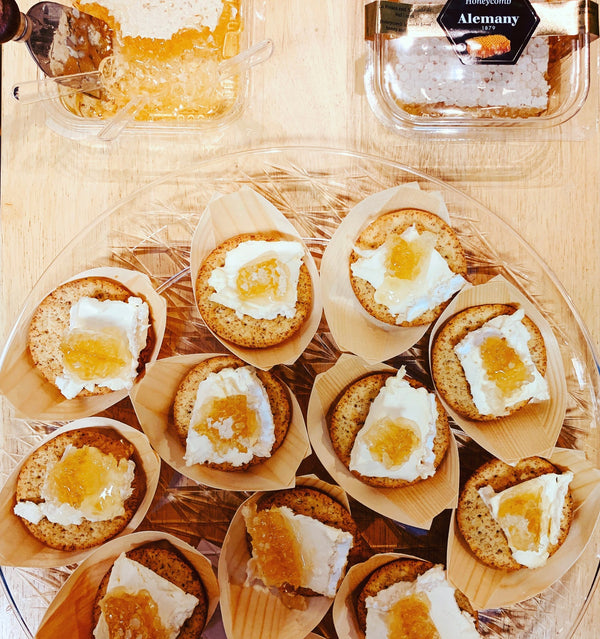 Honeycomb! How to Eat?